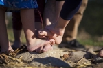 piedi nudi in fattoria,percorso 5 sensi a piedi nudi in fattoria didattica,prima fattoria didattica a varese percorso a piedi nudi in fattoria